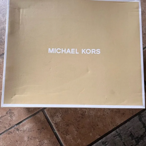 Michael Michael Kors Black/Silver Wilma Logo Trainer NEVER WORN - Picture 9 of 11